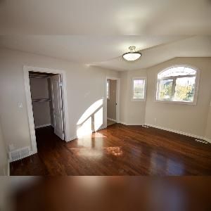 5 Bed 3 Bath Dbl Garage Home For Rent Morinville - Photo 3