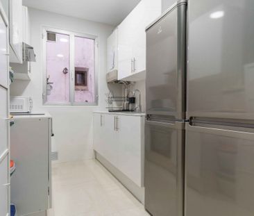 Charming exterior room at Plaza de la Marina Española - Photo 5