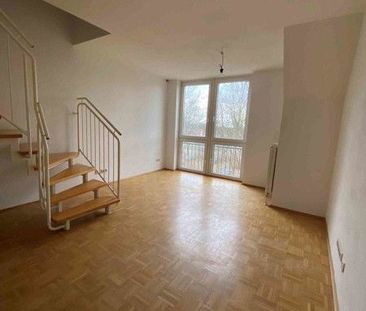 Helle Maisonette Wohnung mit zwei Bädern und Balkon - Photo 1