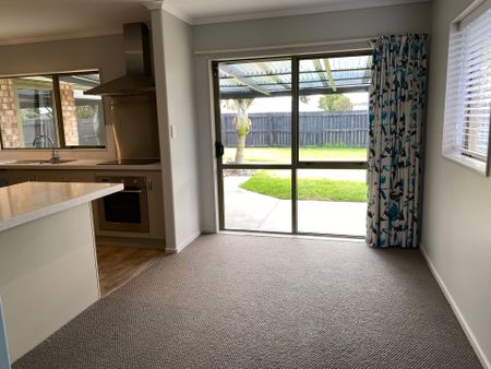 Family Home Papamoa - Photo 4
