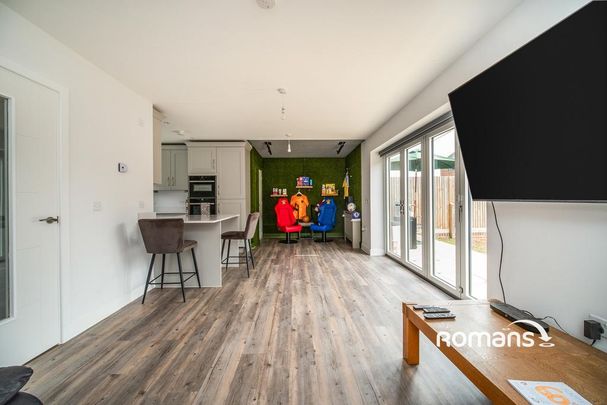 4 bedroom terraced house to rent - Photo 1