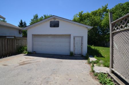 For Lease - 526 Poplar Avenue, Ajax, Ontario - Photo 3