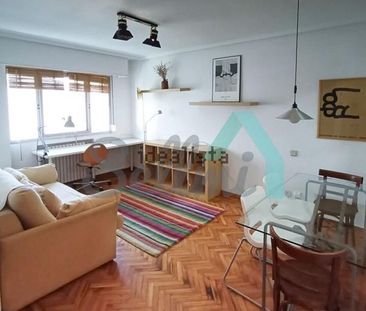 Alquiler de piso en Calle Cardenal Cienfuegos - Photo 5