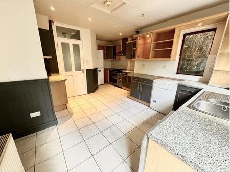 2 bedroom terraced house to rent - Photo 5