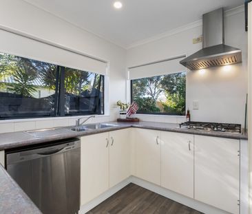 Spacious And Central - Papamoa - Photo 6