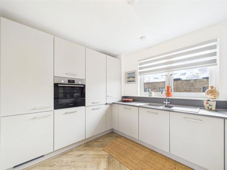 2 bedroom apartment to rent - Photo 4