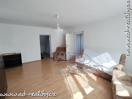 Pronájem bytu 2+1 70 m² - Fotografie 3