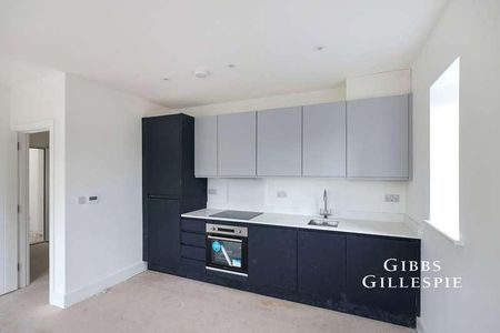Oxford Road, Gerrards Cross, Buckinghamshire, SL9 - Photo 3