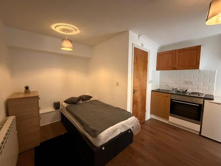 Studio to rent - Photo 3