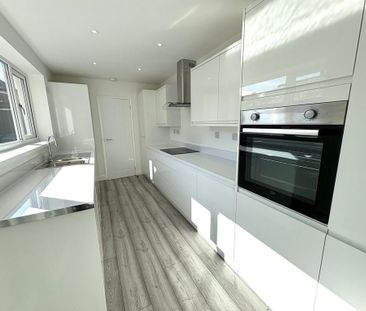 3 bedroom terraced house to rent - Photo 5