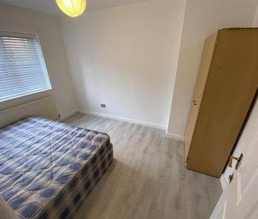 6 bedroom terraced house to rent - Photo 4