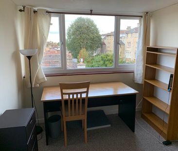 Room in a Shared Flat, Hampton Road, BS6 - Photo 2