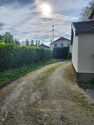 House - Photo 2