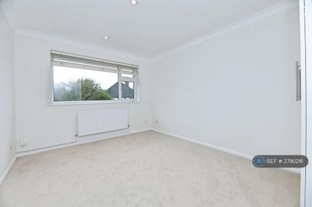 2 bedroom maisonette to rent - Photo 2