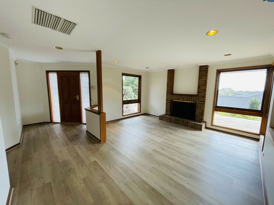 Spacious 3-Bedroom Home in a Leafy, Quiet Street - Photo 1