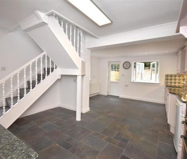 2 bedroom cottage to rent - Photo 1