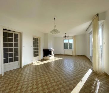 Location Maison 4 pièces 83m² LE MAY SUR EVRE 49122 - Photo 1