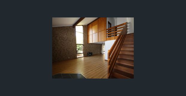 LOVELY AND VERY SPACIOUS 2 BEDROOM TOWNHOUSE - Photo 1