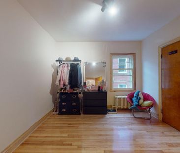 Grand 5 1/2 RÉNOVÉ avec 3 chambres fermées et sous-sol fini offert ... - Photo 1