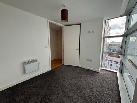 2 bedroom flat to rent - Photo 2