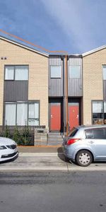 Hobsonville, 3 bedrooms, $700 - Photo 3
