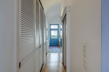 Studio apartment in Schwabing, near Josephsplatz - Photo 3
