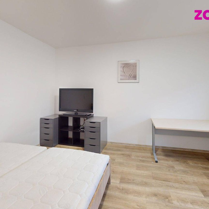 Pronájem bytu 2+1 60 m² - Photo 1