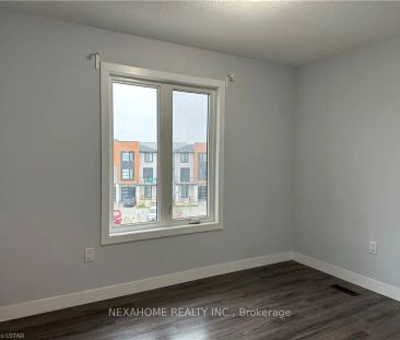 Condo Townhouse For Lease | X8382432 - Photo 6