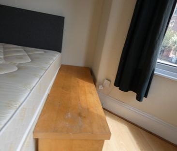 1 bed Studio Apartment - To Let - Photo 5