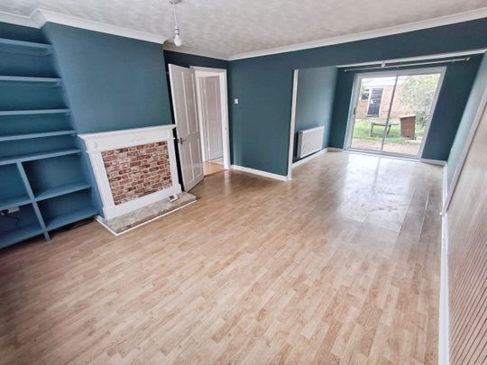 Three-Bedrooms Terraced House - Photo 1