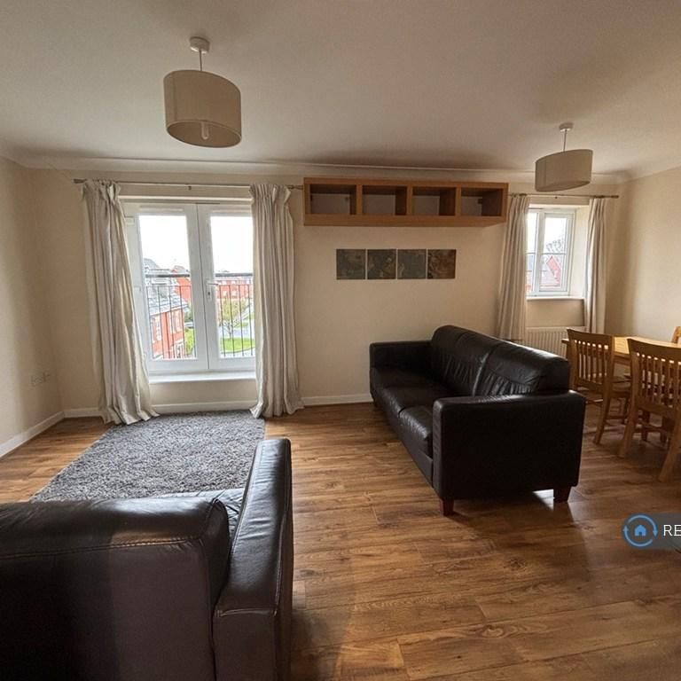 2 bedroom flat to rent - Photo 1