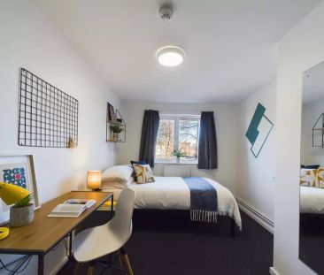 6 Bedroom House - Photo 5