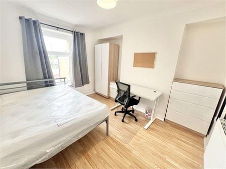 4 bedroom house share to rent - Photo 3