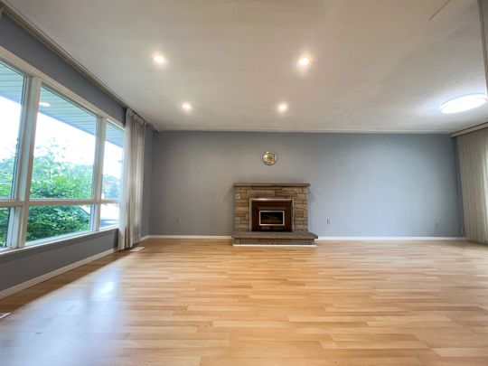 For Lease - 403 Denlow Avenue, Hamilton, Ontario - Photo 1