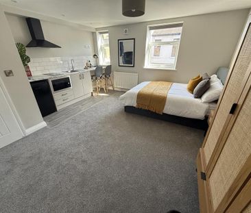 1 bedroom in a house share to rent - Photo 3