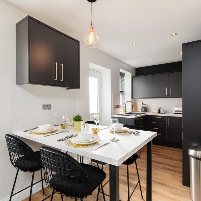 1 bedroom in a house share to rent - Photo 1