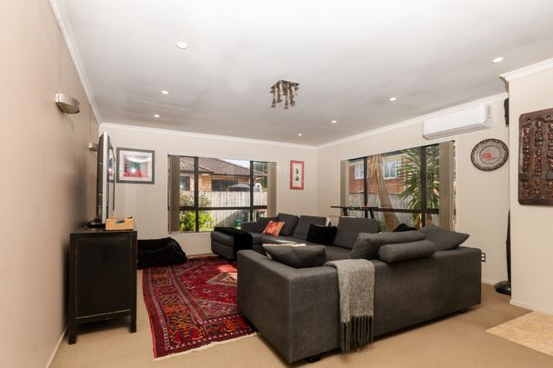 Private and Tranquil 4 Bedroom 2 Bathroom Otahuhu - Photo 1