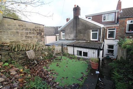 House - Terraced For Rent Kingsland Terrace, Pontypridd - Photo 3