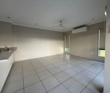 Low Maintenance 4 Bedroom 2 Bathroom Home- Walking Distance to Ever... - Photo 2