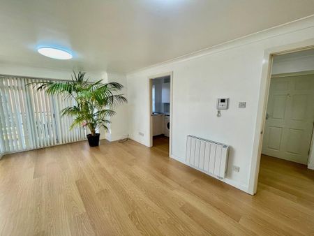 2 bedroom flat to rent - Photo 2