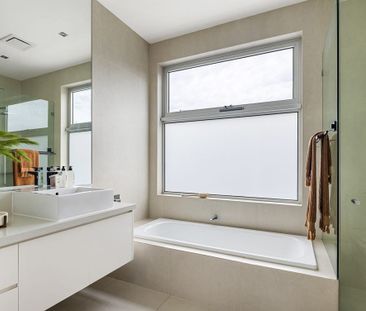 Luxury Low-Maintenance Living in Prime Brighton Location - Photo 3