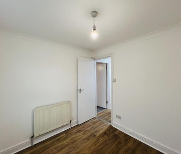 3 bedroom flat to rent - Photo 2