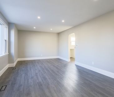 $2,075 / 2 br / 1 ba / 850 sqft 2BR Duplex in Brantford - Photo 2