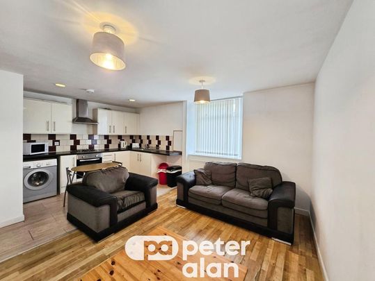 2 bedroom flat to rent - Photo 1