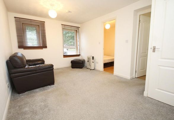 1 bedroom ground floor flat to rent - Photo 1
