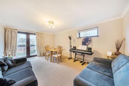 1 bedroom flat to rent - Photo 2