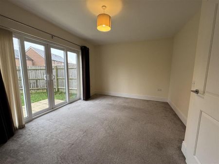 3 bedroom semi-detached house to rent - Photo 2