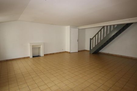 Location Appartement 5 pièces 102m² MACON 71000 - Photo 3