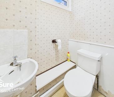 3 bedroom end of terrace house to rent - Photo 3