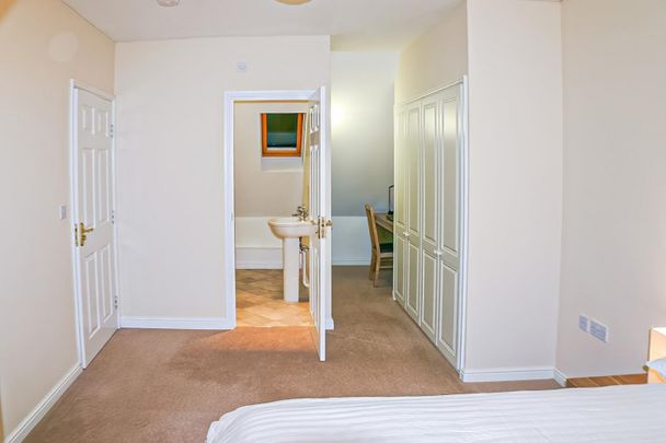 1 bedroom House To Let Total Size: 1777 SQ FT - Photo 1